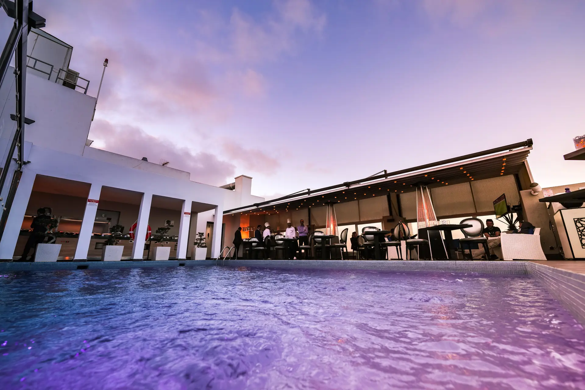 Expérience gastronomique et piscine de luxe au Gorararesort Stay